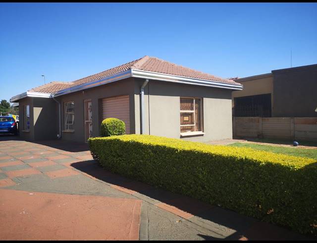 3 BEDROOM HOUSE SOLD IN THE ORCHARDS